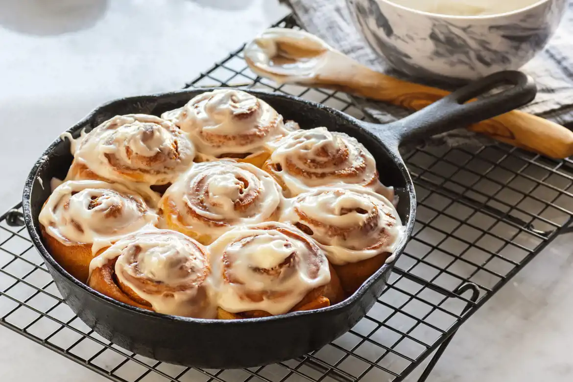 The Best Cinnamon Roll Icing